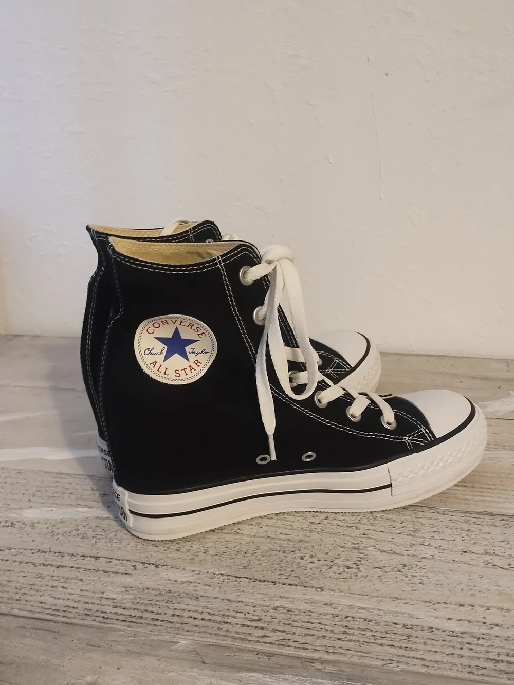 Converse Women  U.S.A 8All Star Wedge High Hidden Heel Chuck Taylor color black